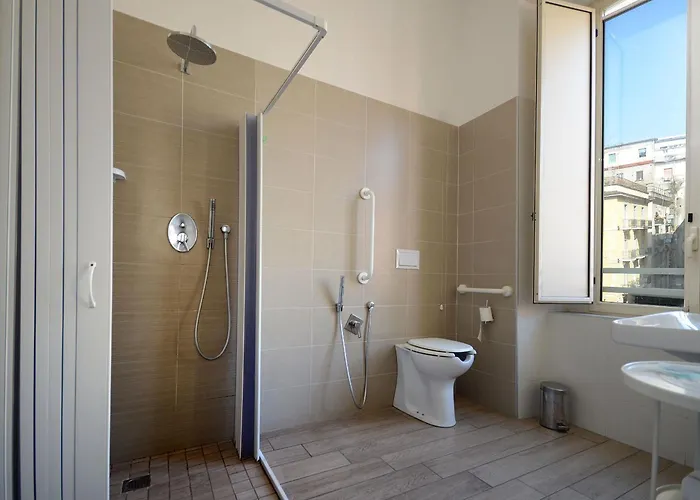 Funikuli Funikula ゲストハウス ナポリ